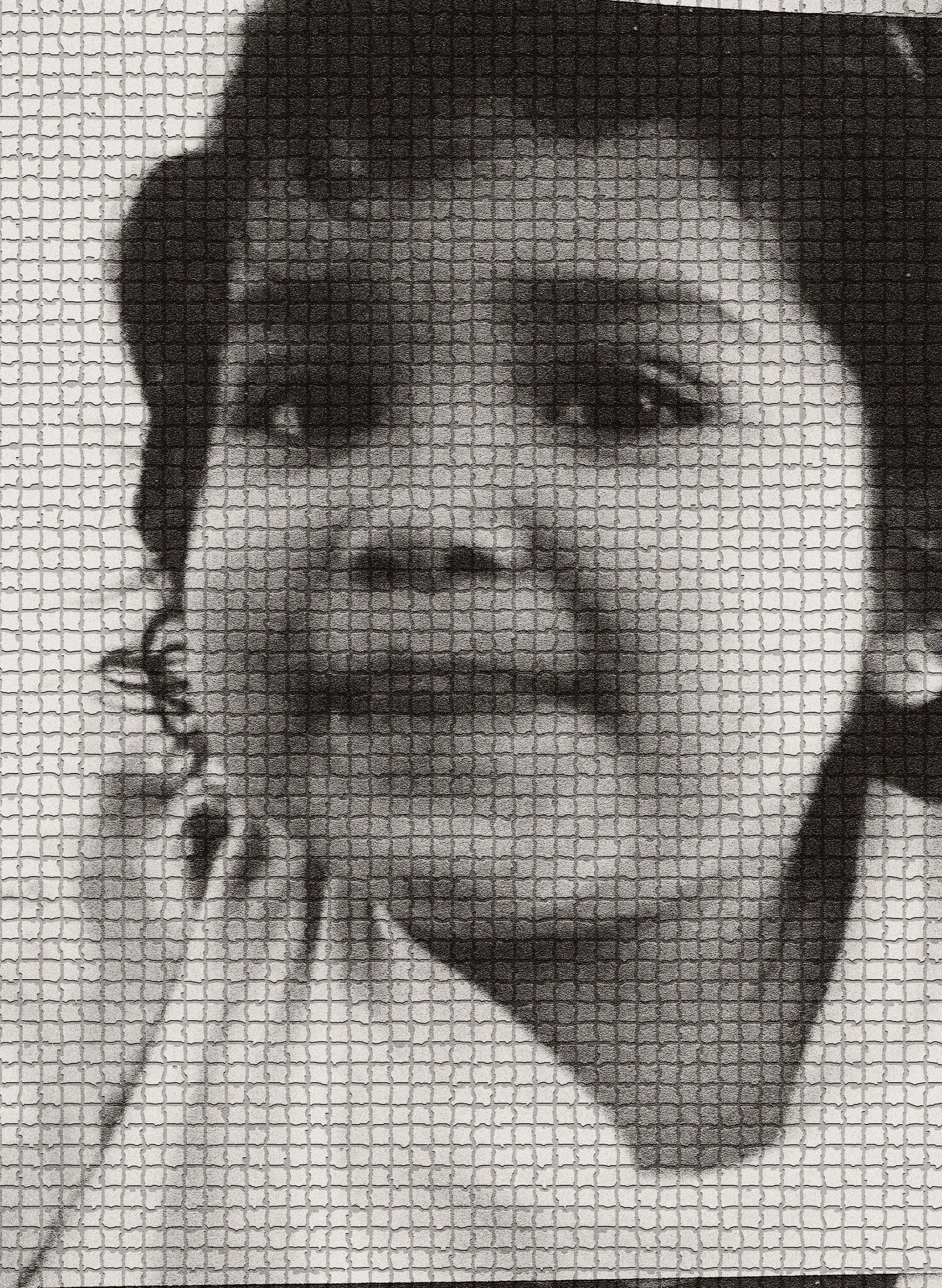 Retrato de Azu en blanco y negro con trama